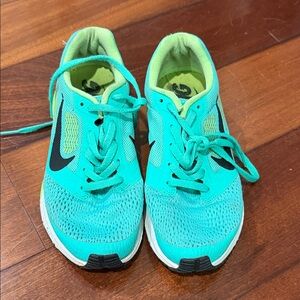 Nike Kids Teal Green Sneakers with Black Swoosh